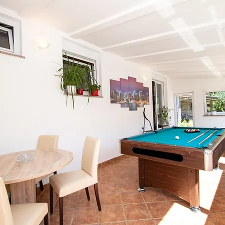 Marija With Private Pool Vila